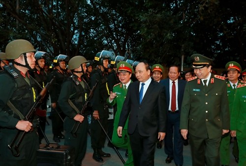 Thủ tướng Nguyễn Xuân Phúc kiểm tra công tác sẵn sàng chiến đấu tại Sư đoàn 312 và Bộ Tư lệnh Cảnh sát cơ động