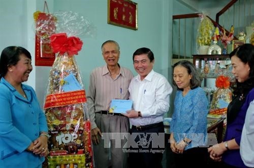 Lãnh đạo thành phố Hồ Chí Minh chúc tết các chức sắc tôn giáo và nhân sĩ, trí thức