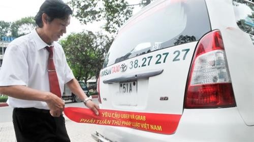 Vinasun cam kết bóc decal phản cảm dán trên xe taxi trong ngày 10/10