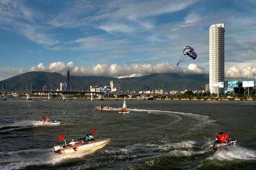 岘港市继续采取有力措施促进旅游业发展