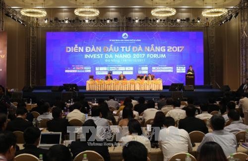 阮春福总理：岘港市需要努力保持省级竞争力指数排行榜中的前列地位