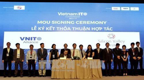 Liên kết phát triển lĩnh vực xuất khẩu dịch vụ công nghệ thông tin Việt Nam