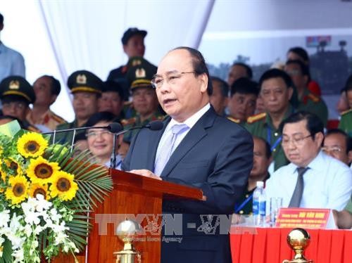政府总理阮春福出席2017年APEC领导人会议周反恐演练和安保出征仪式