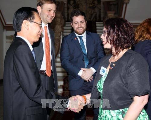 Lãnh đạo Thành phố Hồ Chí Minh tiếp đoàn đại biểu Hội đồng giao lưu chính trị Australia