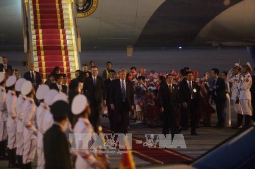 Tổng thống Hợp chúng quốc Hoa Kỳ Donald Trump bắt đầu thăm cấp Nhà nước Việt Nam