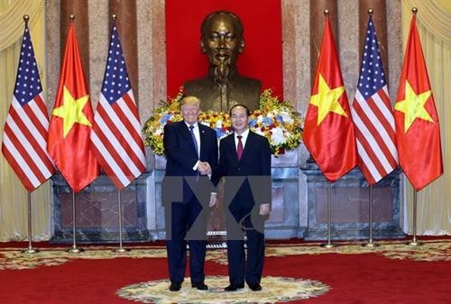 越南国家主席陈大光与美国总统特朗普举行会谈