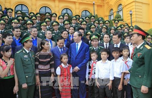 Chủ tịch nước Trần Đại Quang gặp mặt đại biểu chương trình “Chia sẻ cùng thầy cô” năm 2017