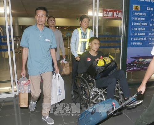 在菲律宾获救的越南船员已安全回国