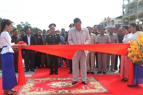 设在柬埔寨上丁省的越柬友谊纪念碑修缮工程竣工