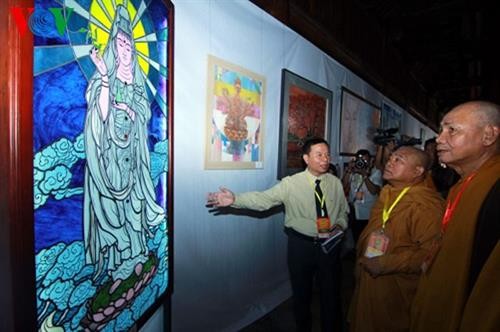 越南当代佛教艺术展和佛事成就展在河内开展