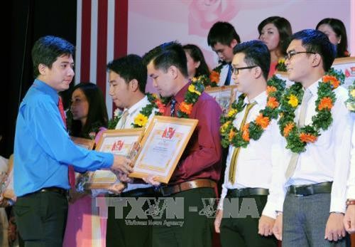 Trao Giải thưởng Nhà Giáo trẻ tiêu biểu Thành phố Hồ Chí Minh năm 2017