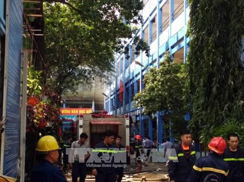 Thành phố Hồ Chí Minh: Cháy trường học, hàng trăm học sinh phải di tản ra ngoài