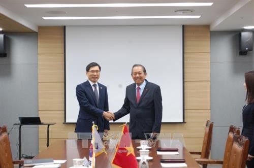政府常务副总理访问韩国 深化两国司法合作