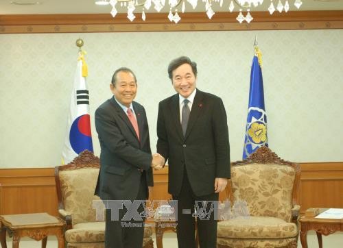 越南政府副总理张和平会见韩国国务总理李洛渊