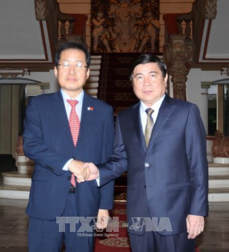越南胡志明市领导会见自由韩国党党首洪准杓