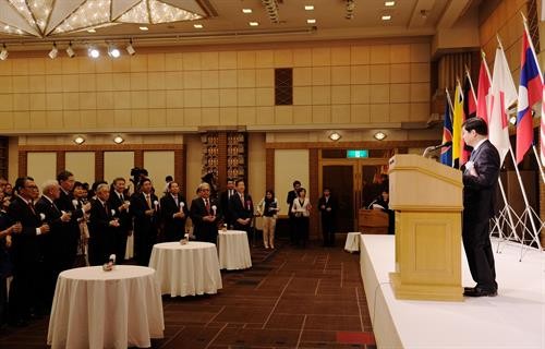 日本高度评价东盟对地区和平与繁荣的贡献