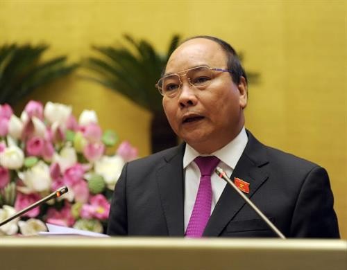 政府总理对岘港市人民委员会主席给予警告处分