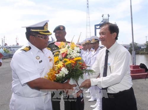 Tàu Hải quân Hoàng gia Malaysia thăm Thành phố Hồ Chí Minh