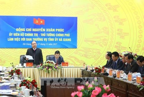 Thủ tướng Nguyễn Xuân Phúc: Hà Giang cần tái cơ cấu mạnh mẽ cả về kinh tế và tổ chức bộ máy