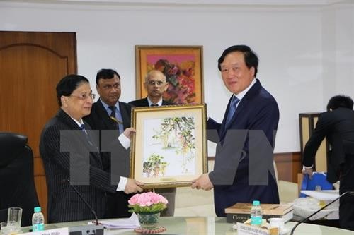 越南法院与印度法院加强合作