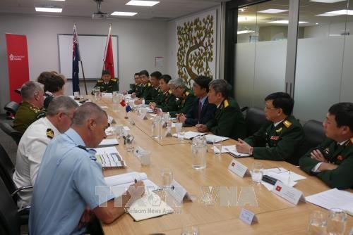 越南与新西兰加强防务合作