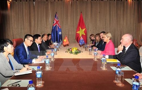 越南外交部长范平明会见澳大利亚外长毕晓普
