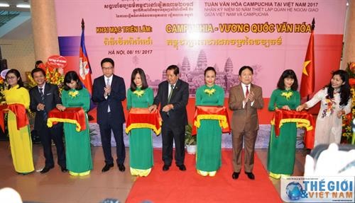 “柬埔寨—文化王国”展览会在河内举行