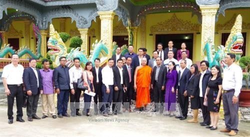 柬埔寨文化与宗教部走访越南朔庄省