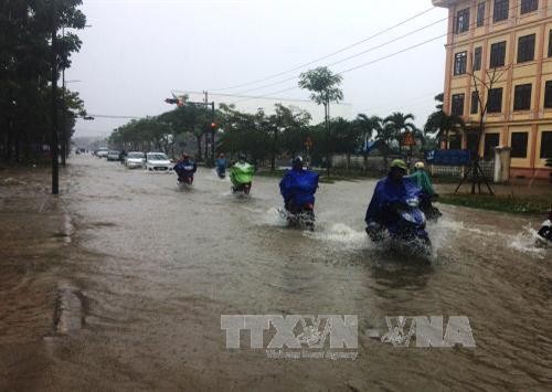 Thời tiết ngày 02/12: Trung Bộ mưa lớn, nguy cơ cao về lũ quét, sạt lở đất và ngập úng từ Quảng Ngãi đến Khánh Hòa