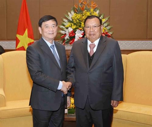 老挝人民革命党中央总书记、国家主席本扬·沃拉吉会见越老友好协会代表团