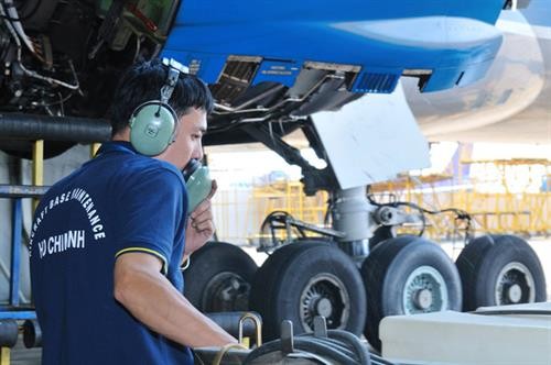 越航与伙伴合作培训飞机保修工程师