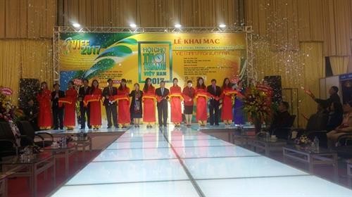 越南服装展览会吸引150企业参展