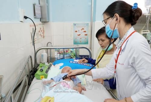 Thời tiết chuyển lạnh bất thường, gia tăng trẻ mắc bệnh hô hấp ở Thành phố Hồ Chí Minh
