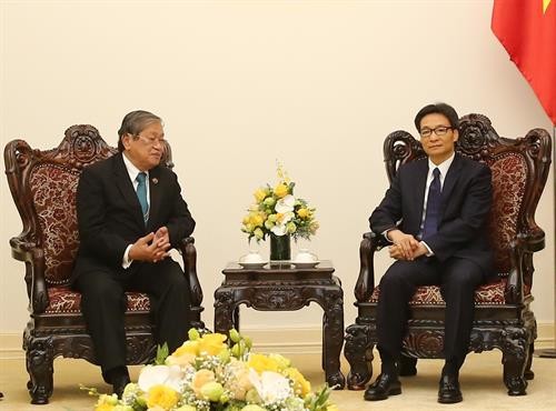 越南政府副总理武德儋会见柬埔寨信息部部长