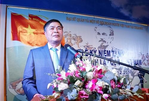 越南驻外大使馆举行活动 庆祝越南人民军建军73周年