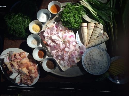 Gà mọ - món ăn đặc biệt của dân tộc Thái Mộc Châu