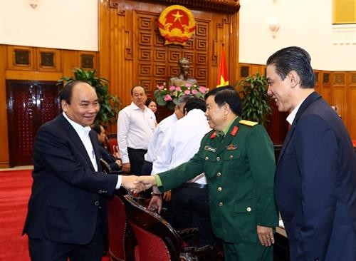 越南政府总理阮春福:安江省应推动经济建设和国防建设融合发展