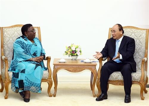 越南政府总理阮春福会见利比里亚外交部长