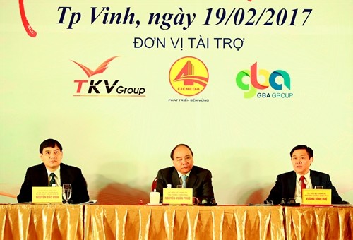 Thủ tướng Nguyễn Xuân Phúc dự Hội nghị gặp mặt các nhà đầu tư Xuân Đinh Dậu 2017