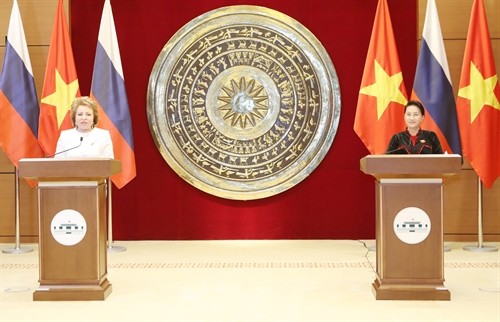 Chủ tịch Quốc hội Nguyễn Thị Kim Ngân hội đàm với Chủ tịch Hội đồng Liên bang Nga Valentina Ivanovna Matvienko