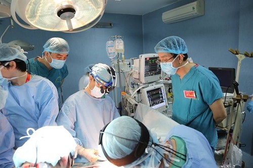 越南成功进行首例活体供体肺器官移植手术