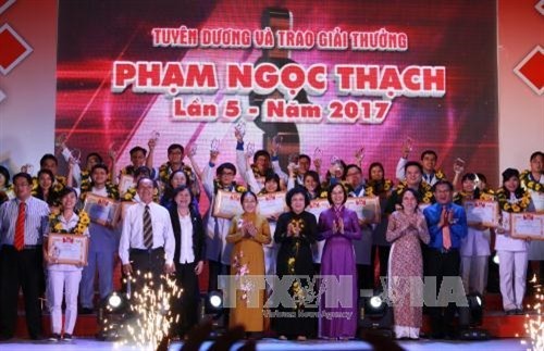 Thành phố Hồ Chí Minh tuyên dương 27 thầy thuốc trẻ tiêu biểu