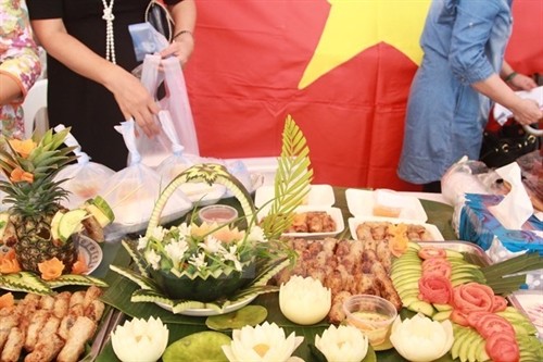 越南饮食文化颇受外国游客的青睐