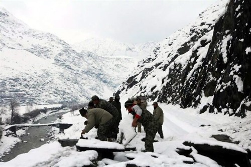 Lở tuyết ở Afghanistan và Pakistan làm hàng trăm người thương vong