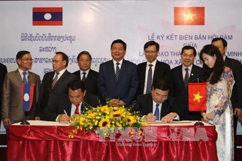 Thành phố Hồ Chí Minh và tỉnh Houaphanh (Lào) tăng cường hợp tác toàn diện