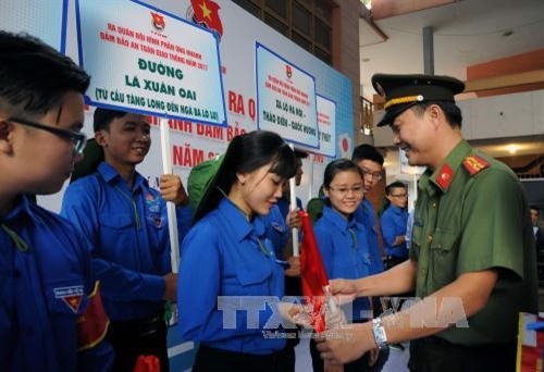 Thành phố Hồ Chí Minh: Ra quân đội hình tình nguyện phản ứng nhanh đảm bảo an toàn giao thông năm 2017