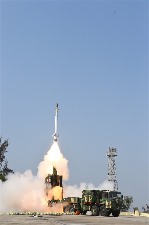 Ấn Độ thử thành công tên lửa đánh chặn siêu thanh tự chế tạo