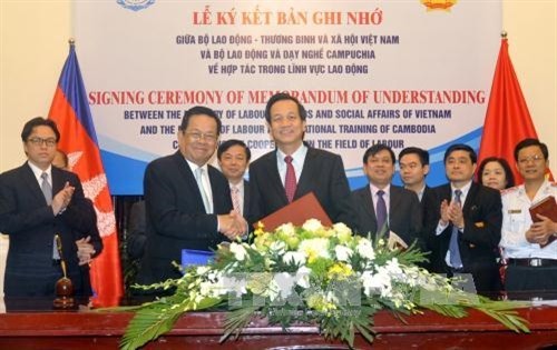 Việt Nam và Campuchia tăng cường hợp tác trong lĩnh vực lao động
