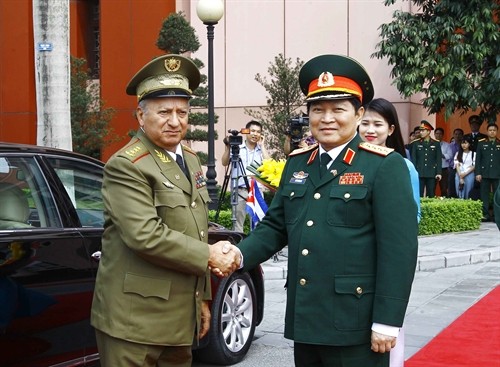 Bộ trưởng các lực lượng vũ trang cách mạng Cuba thăm hữu nghị chính thức Việt Nam