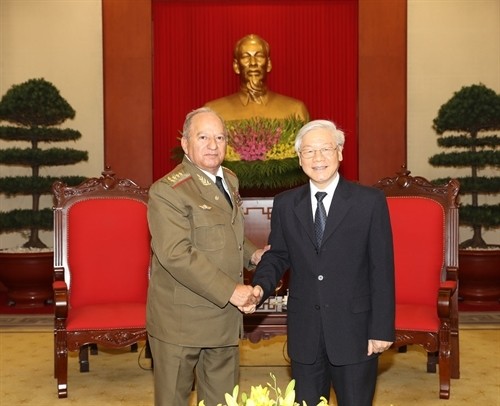 越共中央总书记和国家主席陈大光会见古巴革命武装力量部部长